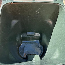 Top-Quality-Trash-Can-Cleaning-Service-in-Wentzville-Mo 1